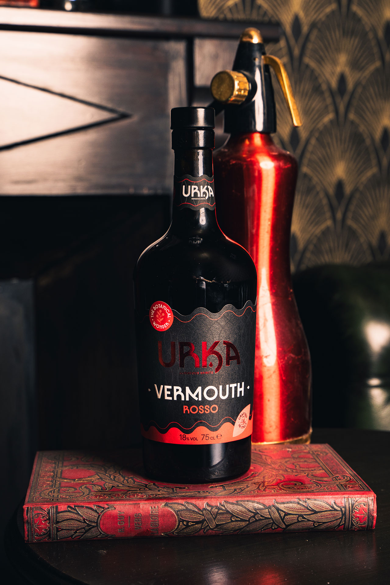 Jade Studio grafico Trieste Urka Spirits Red Vermouth packaging